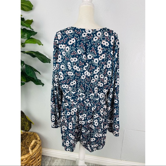 NWOT Blue Floral Long Sleeve V Neck Romper - Picture 2 of 8